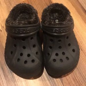 Boys crocs- fuzz lined